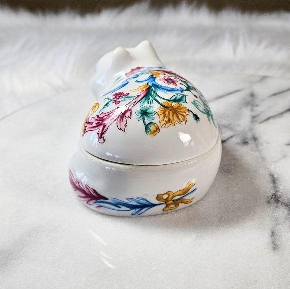 Vintage Palais De Versailles Elizabeth Arden Sleeping Cat Kitten Trinket Box - Picture 2 of 12